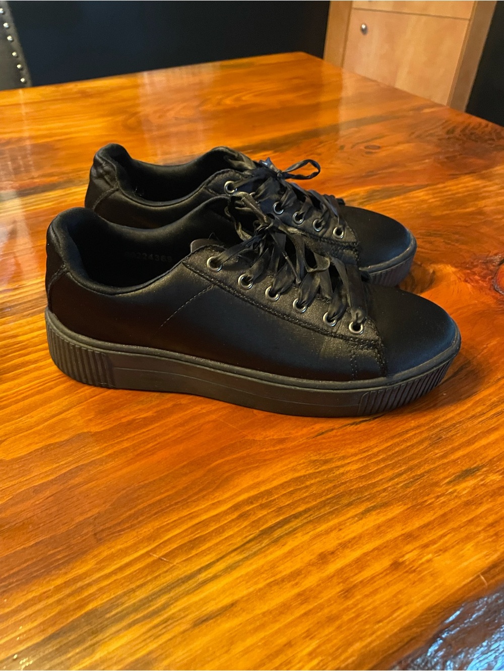 Forever 21 Men's Black Low-Profile Lace-Up Sneakers